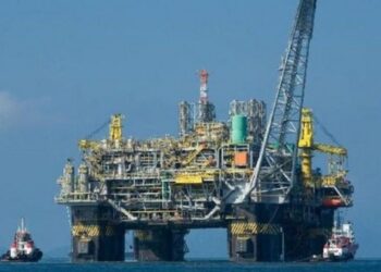Depois de quebrar recorde na quarta-feira petróleo segue em alta