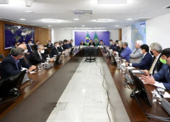 Veja quais ministros deixarão governo para disputar as eleições