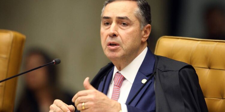 Barroso prorroga proibição para despejo de imóveis até junho de 2022