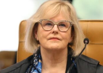 Rosa Weber dá 10 dias para Bolsonaro explicar indulto a Silveira