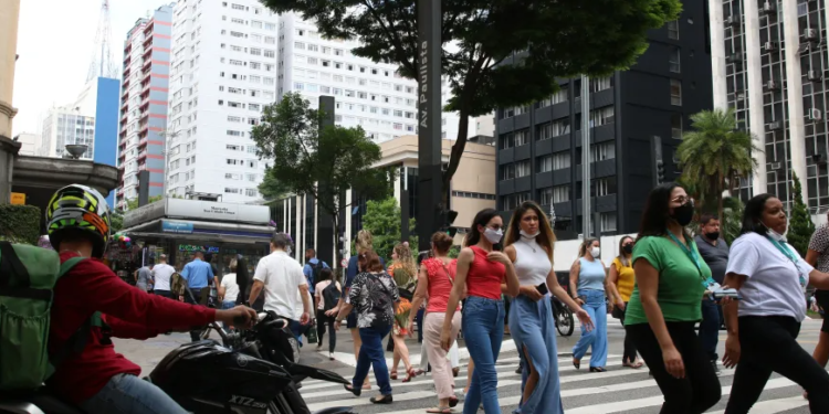Uso de máscara deixa de ser obrigatório em todos os estados brasileiros
