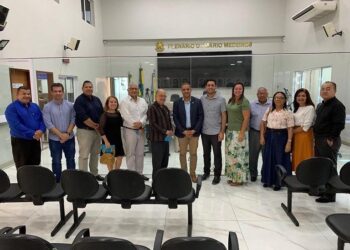 Câmara de Parnamirim recebe visita de cortesia do pastor Elinaldo Renovato