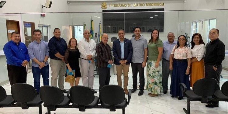 Câmara de Parnamirim recebe visita de cortesia do pastor Elinaldo Renovato