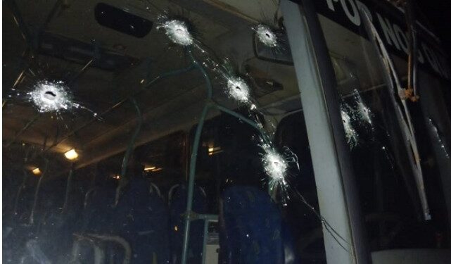 Ônibus escolar é metralhado após assalto no RN, motorista e aluno  são baleados
