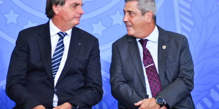 Pretendo anunciar Braga Netto como vice, diz Bolsonaro