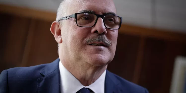PF prende ex-ministro Milton Ribeiro e pastores-lobistas em operação sobre suspeitas de corrupção no MEC