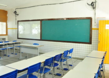 Campeão de abandono escolar no Nordeste, o RN tem o quarto melhor salário médio do País na área da Educação