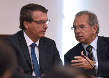 Guedes diz que governo avalia elevar Auxílio Brasil de R$ 400 para R$ 600