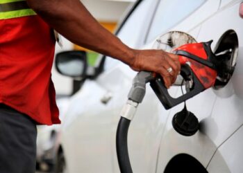 Preço da gasolina cai em até R$ 1,00 em Natal