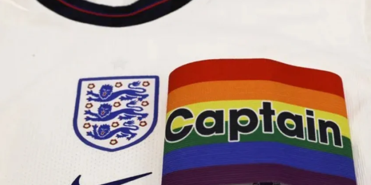 Copa do Mundo: Fifa proíbe Inglaterra de usar braçadeira arco-íris em apoio a causa LGBTQIA+