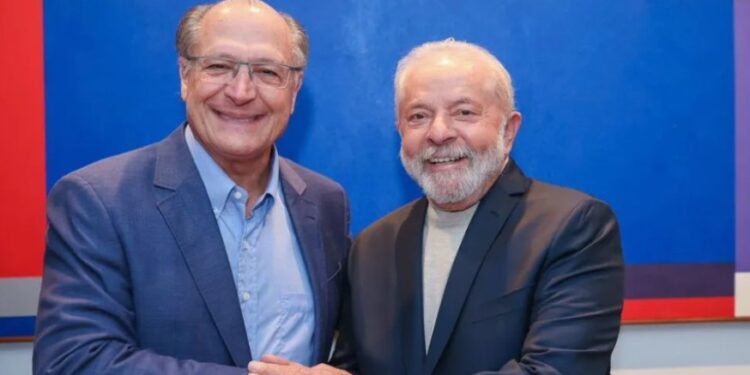 Lula e Alckmin serão diplomados nesta segunda-feira