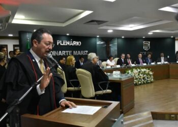 Conselheiro Gilberto Jales toma posse como presidente do TCE -RN para o biênio  2023-2024