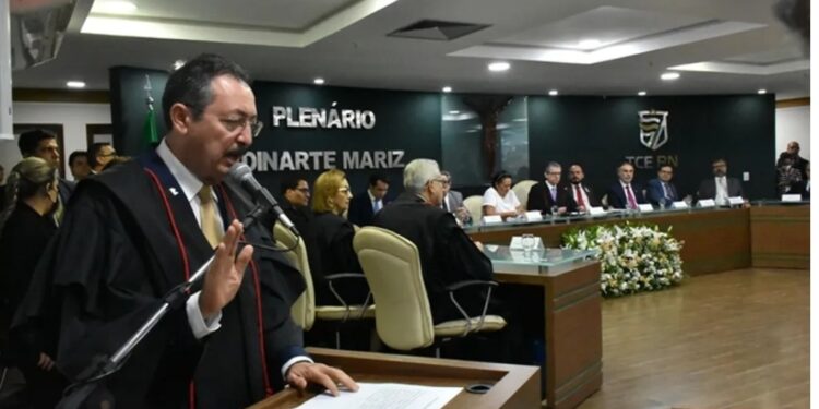 Conselheiro Gilberto Jales toma posse como presidente do TCE -RN para o biênio  2023-2024
