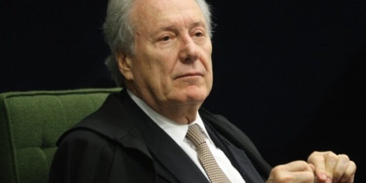 Lewandowski nega habeas corpus a presos que invadiram prédios em Brasília