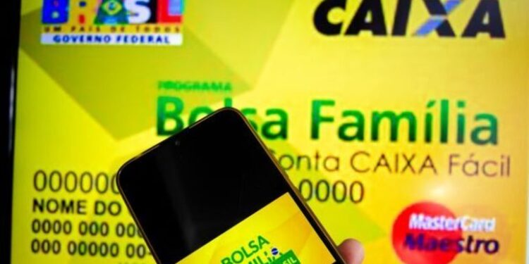 Congresso quer pagamento de 13º para o Bolsa Família apesar de resistência do governo Lula
