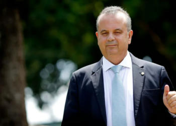 Liberação de Anderson Torres é ‘ato de Justiça’, diz Marinho após visita
