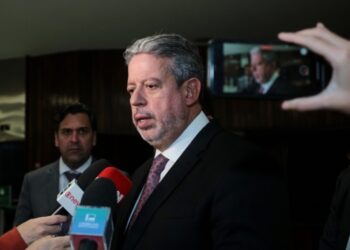 Vamos fazer a reforma tributária possível, não a ideal, diz Lira
