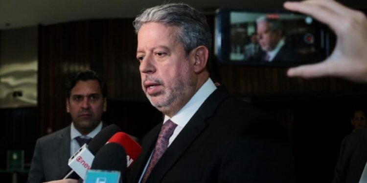 Vamos fazer a reforma tributária possível, não a ideal, diz Lira