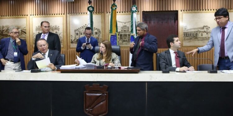 Orçamento: Câmara inicia vocação da LDO-2024 com 74 emendas aprovadas