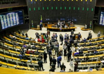 Câmara aprova PL que institui o programa Escola em Tempo integral
