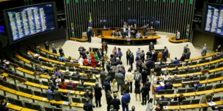 Câmara aprova PL que institui o programa Escola em Tempo integral