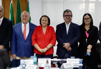 Governadora recebe projeto de empresa de estruturas portuárias