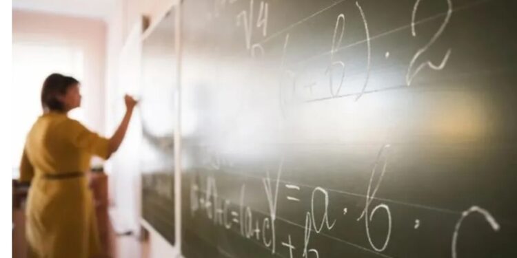 Governo do RN precisa de R$ 490 milhões para quitar piso do professores