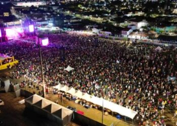 Abertura da Festa do Sabugo leva multidão à Praça de Eventos, na Cohabinal