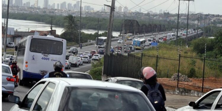 Ponte de Igapó é interditada parcialmente a partir de hoje; obra pode durar 12 meses