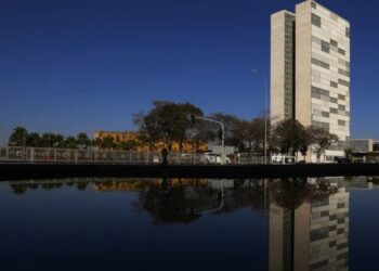Congresso altera lei das Eleições uma vez a cada 15 meses, em média
