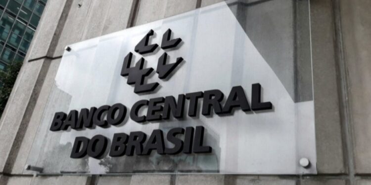Banco Central deve baixar juros hoje para menor nível em 16 meses