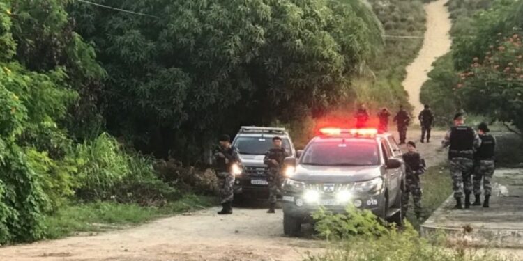 Bandidos fazem arrastão em supermercado de Ponta Negra, um é baleado pela polícia, e outros fogem