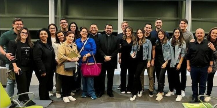 Grupo de Potiguares em Tel Aviv na expectativa para comerçar a deixar Israel nesta segunda-feira