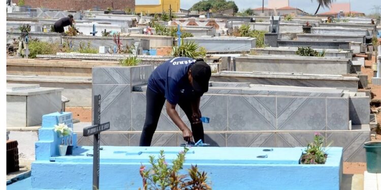 Cemitérios de Natal devem receber 70 mil visitantes