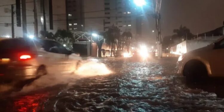 Natal tem acúmulo de 140 milímetros de chuvas em 24h