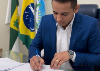Allyson sanciona projetos que garantem concursos com mais de 500 vagas em Mossoró