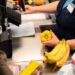 Seis em cada dez dívidas no cartão são de compras em supermercados