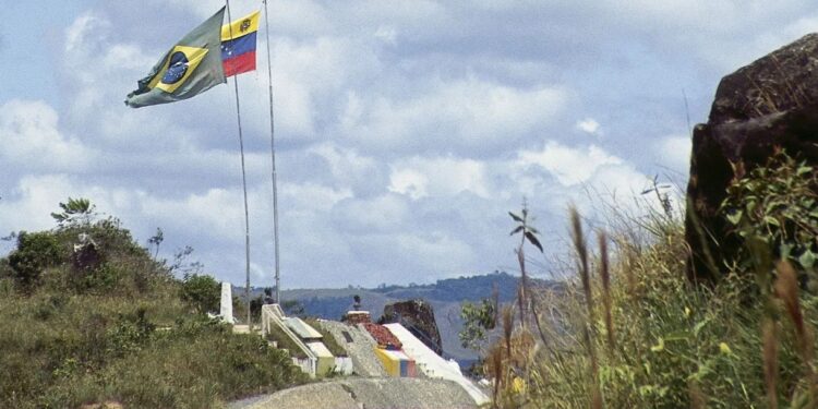 Inteligência da PF monitora fronteira em meio a aumento de tensão entre Venezuela e Guiana