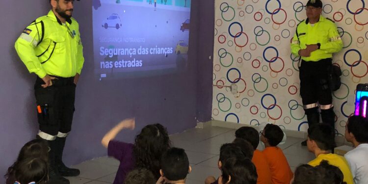 Prefeitura promove aula educativa sobre segurança das crianças no trânsito