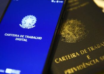 Taxa de desemprego recua a 6,6% na média de 2024, menor da série histórica, diz IBGE