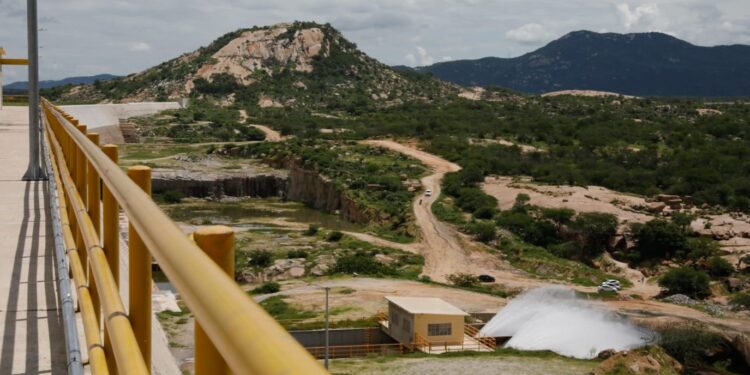 Barragem Oiticica supera 61% da capacidade e amplia reserva hídrica no Seridó