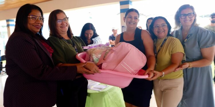 Prefeitura de Parnamirim beneficia 36 mães com kits natalidade em Passagem de Areia.