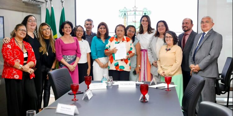 Governadora Fátima sanciona lei que veda promoção de agentes públicos acusados de feminicídio.