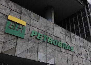Petrobras reduz em 14,5% preço do querosene de aviação a partir de julho