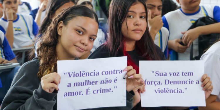 Agosto Lilás: Prefeitura inicia ações de conscientização sobre violência contra a mulher nas escola