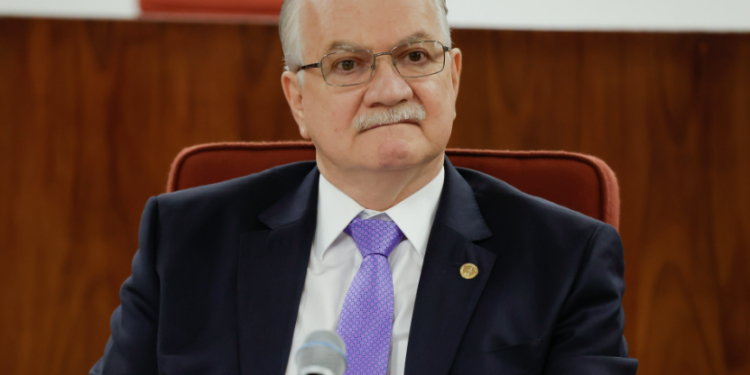 Código de ética para o Judiciário proposto por Fachin não prevê punições para descumprimento de regras, nem inclui ministros do STF