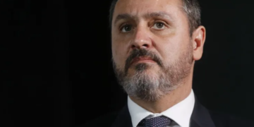 Acusações contra chefe da PF de Lula são mais graves do que as que levaram à condenação e prisão de Silvinei Vasques, ex-chefe da PRF no governo Bolsonaro