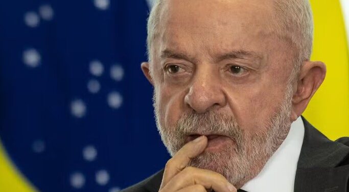 Lula propõe perdão de R$ 12,6 bilhões em dívidas de MEIs e anuncia Pix de até R$ 5 mil
